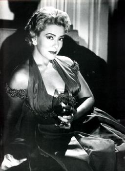 Silvia Pinal.jpg - SILVIA PINAL Silvia Pinal Hidalgo nació en Guaymas, Sonora,  el 12 de septiembre de 1931. Es actriz de cine, televisión y teatro. Incluso ha extendido en tiempos recientes su campo de acción a la producción y a ser empresaria teatral. Varias de sus películas tuvieron mucha proyección en España, fundamentalmente aquellas en las que trabajó con Luis Buñuel como "Viridiana" , "El ángel exterminador" y "Simón del desierto". En el 2009 el Festival de Cine de Málaga le ha preparado un homenaje. 
